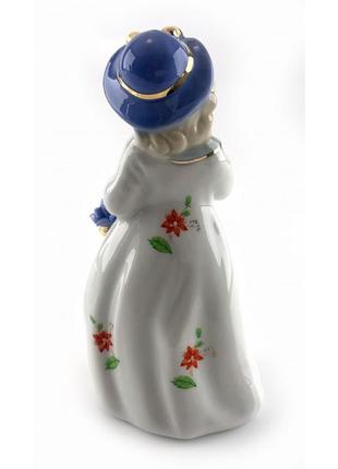 Статуэтка девушка с цветами фарфор (12,5*6*5,5 см)