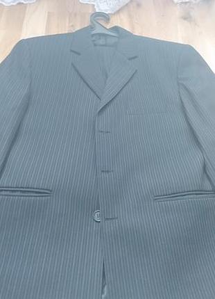 Класичний чоловічий костюм піджак і штани (м)