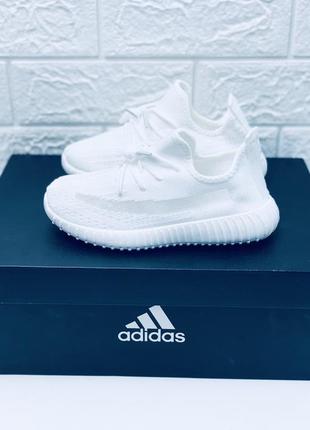 Кроссовки детские adidas yeezy boots кросовки adidas кросівки дитячі3 фото