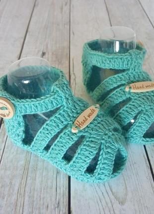 Дитячі вязані пінетки сандалі