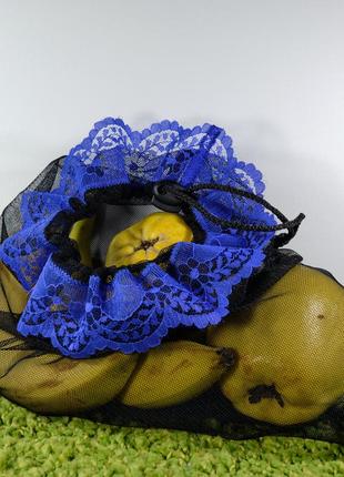 Мішечок з сітки чорний з синім мереживом "квіточка"1 фото