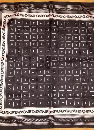 Квадратний італійський хустку!