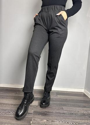Жіночі класичні штани сірі теплі modna kazka mkjl1108011-13 фото
