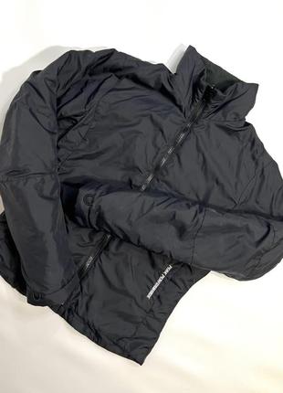 Куртка коротка жіноча peak performance чорна xs / куртка підклад жіноча чорна