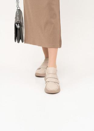 Бежевые кожаные кеды на липучках, размер 371 фото