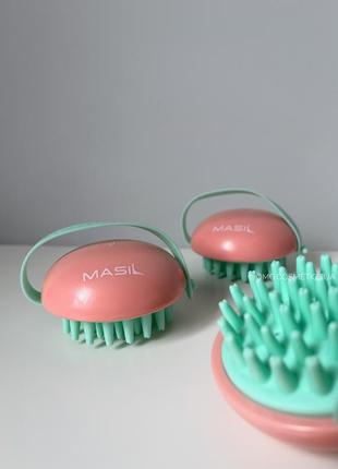 Силиконовая массажная щетка для кожи головы masil head cleaning massage brush