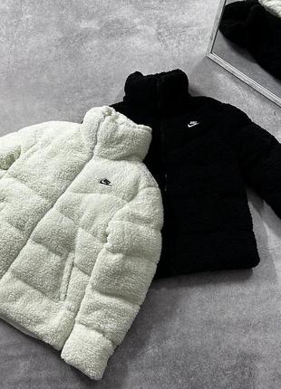 Плюшевая куртка low nike в двух цветах материал плюш утепленный холлофайбером размеры s,m,l,xl