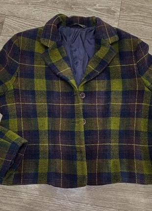 Укороченный пиджак с плечиками3 фото