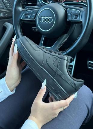 Женские черные кожаные кроссовки в стиле nike air force 1 🆕 найк аир форс4 фото