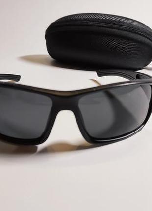 Спортивные солнцезащитные очки
