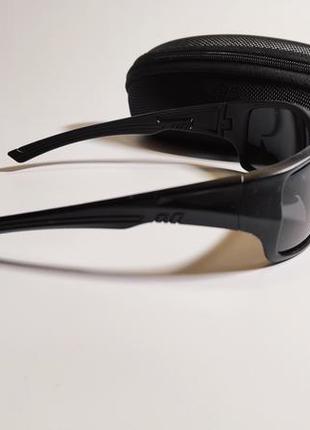 Спортивные солнцезащитные очки