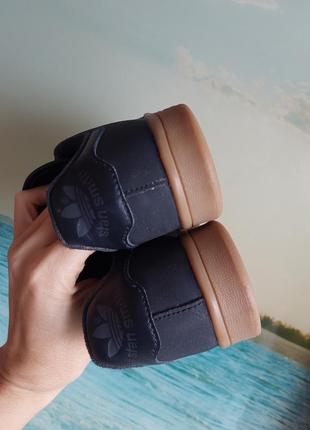 Кроссовки adidas, 35 размер, индия4 фото