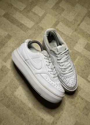 Nike court vision alta sb