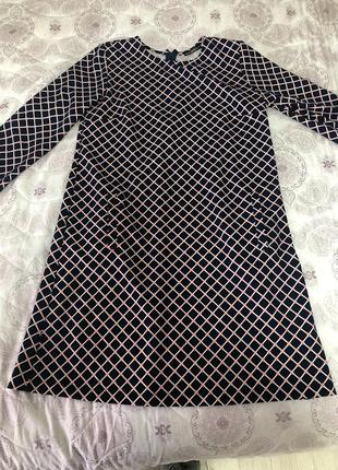 Плаття свободного кроя,дуже гарно сидить