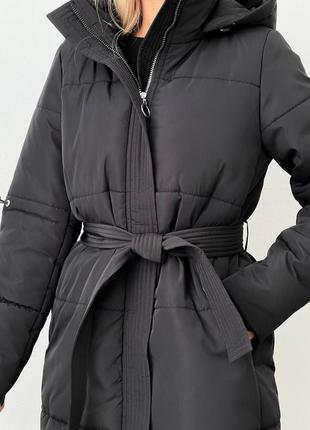 Куртка длинная свободного кроя с капюшоном длинная курточка пальто с поясом плащевка на силиконе тепла стильная базовая черная коричневая8 фото
