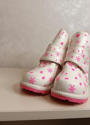 Нові красиві яскраві чобітки. зимові теплі на липучці. 29 30 31 326 фото