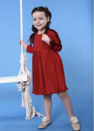 Красное платье плиссе для девочки ростом 98 см4 фото