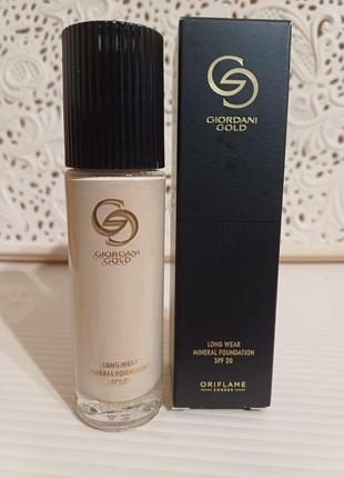 Стойкая минеральная тональная основа giordani gold spf 20 код 42102 теплый фарфоровый орифлейм3 фото