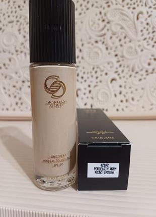 Стійка мінеральна тональна основа giordani gold spf 20 код 42102 теплий порцеляновий оріфлейм4 фото