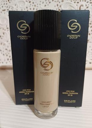 Стойкая минеральная тональная основа giordani gold spf 20 код 42107 природный бежевый орифлейм3 фото