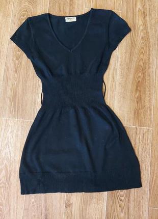 Шикарное маленькое черное платье1 фото