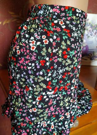 Летняя короткая юбка с оборкой с цветочным принтом от new look3 фото