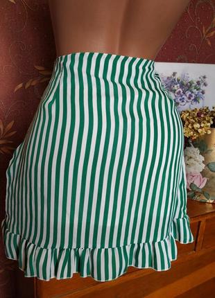 Короткая юбка в полоску с оборкой от missguided7 фото