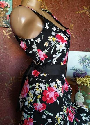 Чорна пишна сукня міді з квітковим принтом з пояском від f&f4 фото