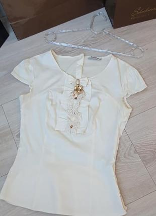 Жіноча блузочка