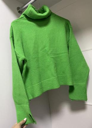 Яркий свитерик