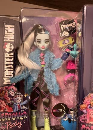 Кукла монстер хай френки штейн пижамная вечеринка monster high dractulaura creepover party set3 фото