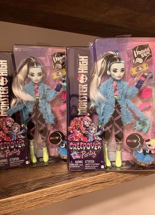 Кукла монстер хай френки штейн пижамная вечеринка monster high dractulaura creepover party set5 фото