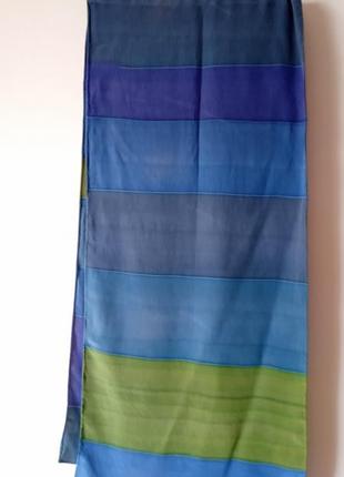 Шелковый шарф с набивкой батик в сине-серо-зеленых тонах.2 фото
