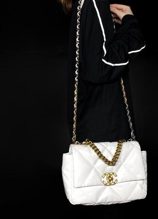 Женская сумка chanel 19 flap bag white