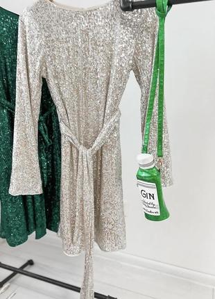 Золоте плаття в паєткі