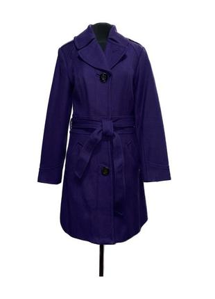 Однобортное пальто фиолетового цвета