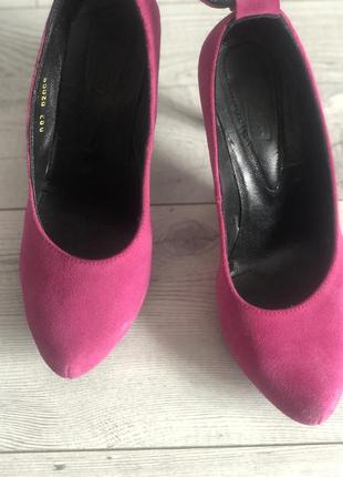 Розовые замшевые туфли с пряжкой4 фото