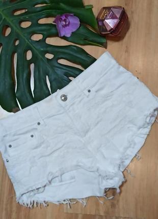 Білі шорти bershka з прошвой