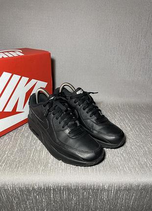 Шкіряні оригінальні кросівки nike air max3 фото