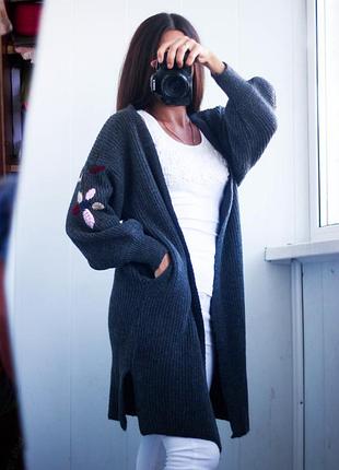 Стильный кардиган с вышивкой, теплый