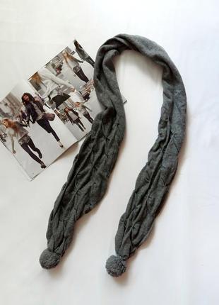 Серый шарф benetton с бубонами