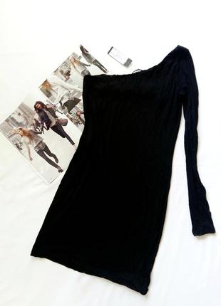 Нове чорне плаття на одне плече з рукавом sisley1 фото