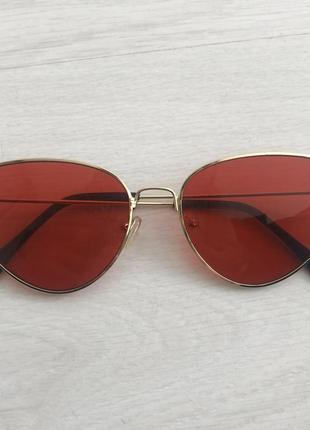 Красные трендовые очки