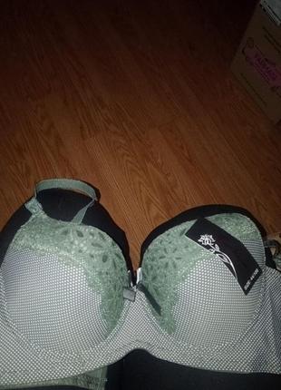 Бюстгальтер