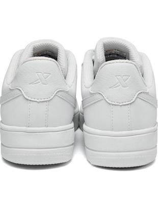 Чоловічі кросівки xtep білі3 фото