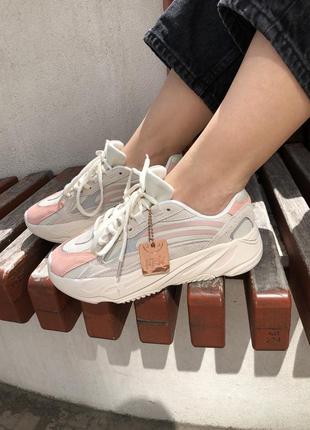 Женские кроссовки adidas yeezy boost 700 v2 light grey pink 36