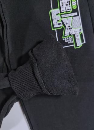 Штаны спортивные с легким утеплением черные для мальчиков 134,140,1467 фото