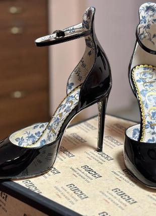 Туфлі gucci black patent daisy ankle strap pumps size 37.5