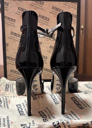 Туфлі gucci black patent daisy ankle strap pumps size 37.59 фото