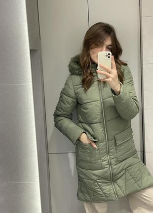 Теплая куртка цвета хаки